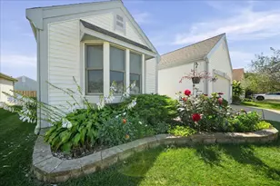 1060 Vanderburgh St, Valparaiso, IN 46385 - Photo 3
