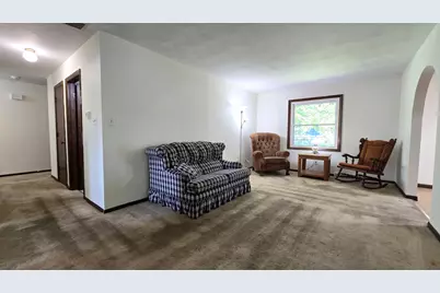 6190 Oglethorpe Avenue, Portage, IN 46368 - Photo 5