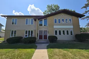 1500 Camellia Dr, Munster, IN 46321 - Photo 1