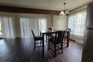 1500 Camellia Dr, Munster, IN 46321 - Photo 9