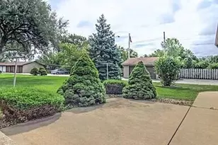 1424 Camellia Dr, Munster, IN 46321 - Photo 17