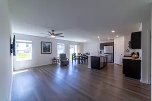 605 Ensign Pl, Hebron, IN 46341 - Photo 3