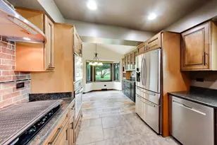 8900 Porter Ct, Crown Point, IN 46307 - Photo 13