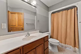 552 Fleetwood Dr N, Valparaiso, IN 46385 - Photo 27