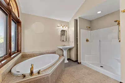 552 Fleetwood Drive N, Valparaiso, IN 46385 - Photo 23