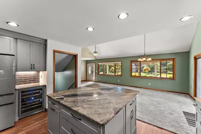 552 Fleetwood Drive N, Valparaiso, IN 46385 - Photo 17