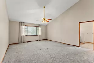 552 Fleetwood Dr N, Valparaiso, IN 46385 - Photo 21