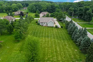 552 Fleetwood Dr N, Valparaiso, IN 46385 - Photo 9
