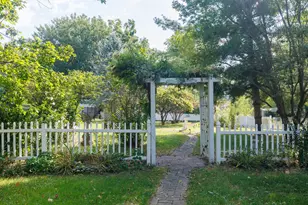 737 N College Ave, Rensselaer, IN 47978 - Photo 9