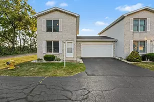 1031 Windsor Ln, Dyer, IN 46311 - Photo 1