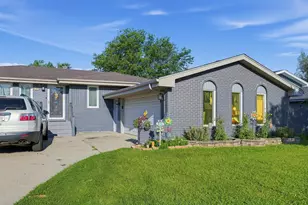2524 James Dr, Dyer, IN 46311 - Photo 3