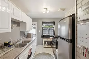 7325 Taney Pl, Merrillville, IN 46410 - Photo 5
