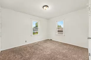 8235 Ellsworth Ct, Merrillville, IN 46410 - Photo 9