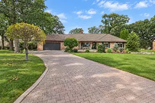 9894 W Oakridge Dr, Saint John, IN 46373 - Photo 3