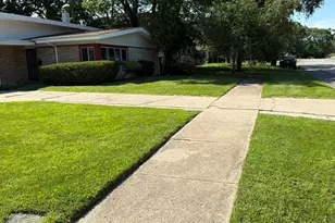7010 Ash Pl, Gary, IN 46403 - Photo 3
