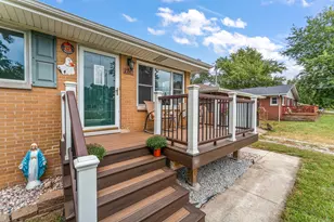 228 E Division St, Demotte, IN 46310 - Photo 3