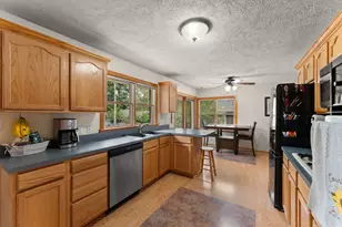 228 E Division St, Demotte, IN 46310 - Photo 11