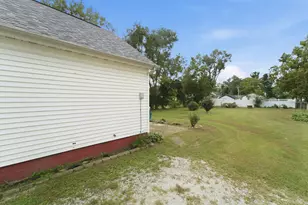 708 S Rose Ave, Kouts, IN 46347 - Photo 15