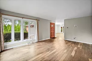 1805 Clover Ln, Valparaiso, IN 46385 - Photo 5