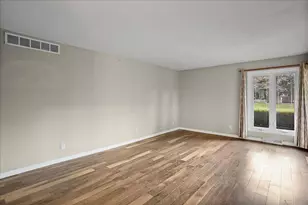 1805 Clover Ln, Valparaiso, IN 46385 - Photo 3