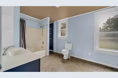 105 Maple Avenue, La Porte, IN 46350 - Photo 15
