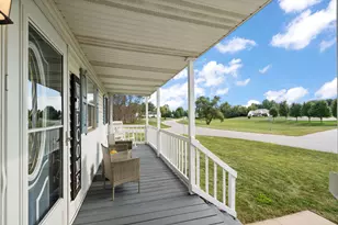 1611 Crest View Ln, La Porte, IN 46350 - Photo 5