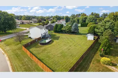 1611 Crest View Lane, La Porte, IN 46350 - Photo 7