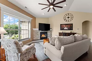 3103 Winter Garden Dr, Valparaiso, IN 46385 - Photo 5