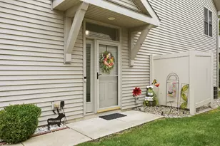 1065 Lakewood Ct, Schererville, IN 46375 - Photo 5