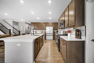 3859 Fender St, Valparaiso, IN 46385 - Photo 5