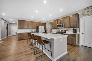 3859 Fender St, Valparaiso, IN 46385 - Photo 7