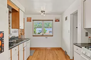 1338 35th St, Munster, IN 46321 - Photo 7