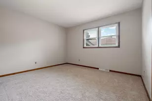9523 Cleveland St, Crown Point, IN 46307 - Photo 15