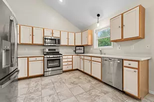 6553 Robbins Rd, Portage, IN 46368 - Photo 7