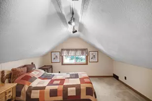 242 169th St, Hammond, IN 46324 - Photo 15