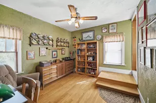 242 169th St, Hammond, IN 46324 - Photo 7
