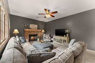 160 Deertrail Dr, Dyer, IN 46311 - Photo 7