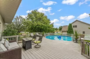 160 Deertrail Dr, Dyer, IN 46311 - Photo 3