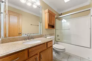405 Galway Dr, Valparaiso, IN 46385 - Photo 13