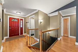 405 Galway Dr, Valparaiso, IN 46385 - Photo 3
