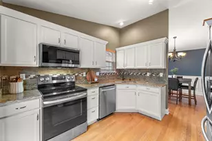405 Galway Dr, Valparaiso, IN 46385 - Photo 7