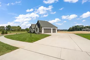 464 Stonebridge Pkwy, Valparaiso, IN 46383 - Photo 5