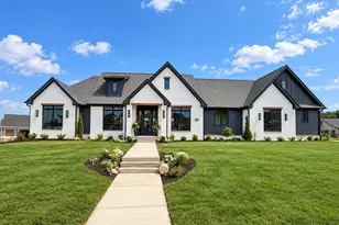 464 Stonebridge Pkwy, Valparaiso, IN 46383 - Photo 1