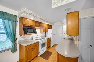628 Oxbow Rd, Valparaiso, IN 46385 - Photo 7