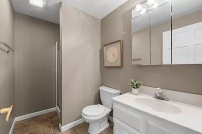 4610 Thornbury Drive W, Valparaiso, IN 46383 - Photo 33