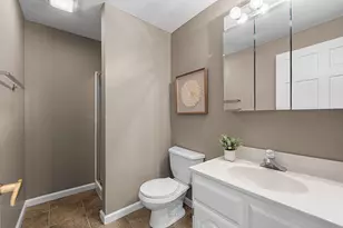 4610 Thornbury Dr W, Valparaiso, IN 46383 - Photo 33