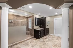 4610 Thornbury Dr W, Valparaiso, IN 46383 - Photo 23
