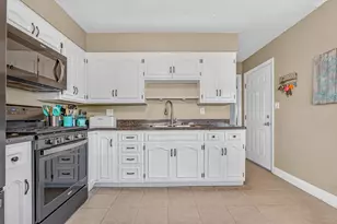 834 N Arbogast St, Griffith, IN 46319 - Photo 5