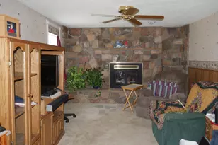 107 E Beaver St, Morocco, IN 47963 - Photo 17