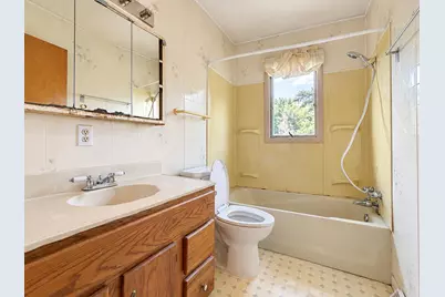 601 W Alice Street, Kouts, IN 46347 - Photo 11